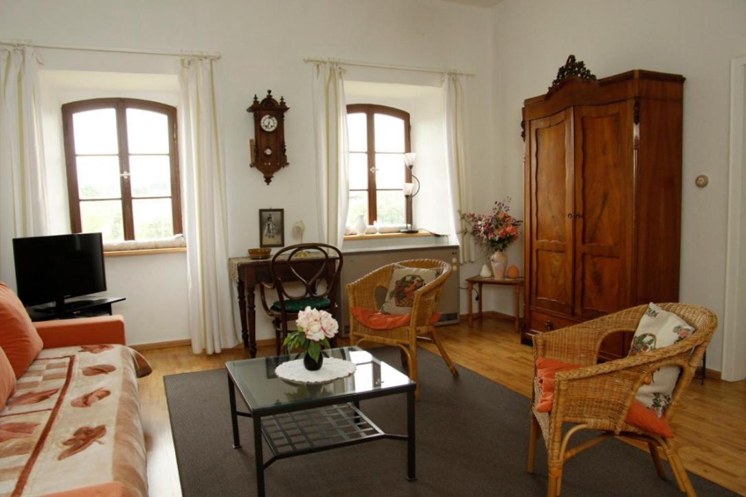 Kapelle - Urlaub Auf Dem Weingut Lägenhet Maring-Noviand Exteriör bild