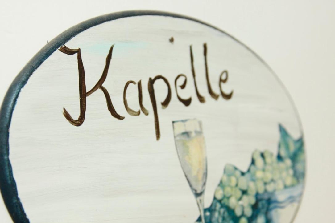 Kapelle - Urlaub Auf Dem Weingut Lägenhet Maring-Noviand Exteriör bild